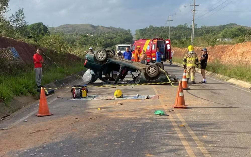 Motorista fica ferido após perder controle do carro e capotar em rodovia de São Cristóvão