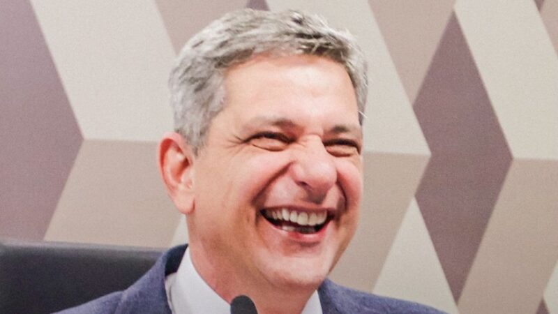 Rogério Carvalho dispara nas pesquisas e consolida favoritismo para o Senado em 2026