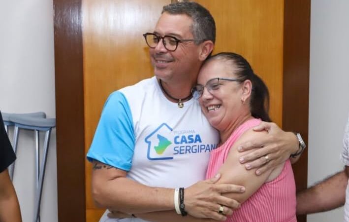 Aliada histórica de Valmir, Jeane da Farmácia fecha apoio ao governador Fábio Mitidieri