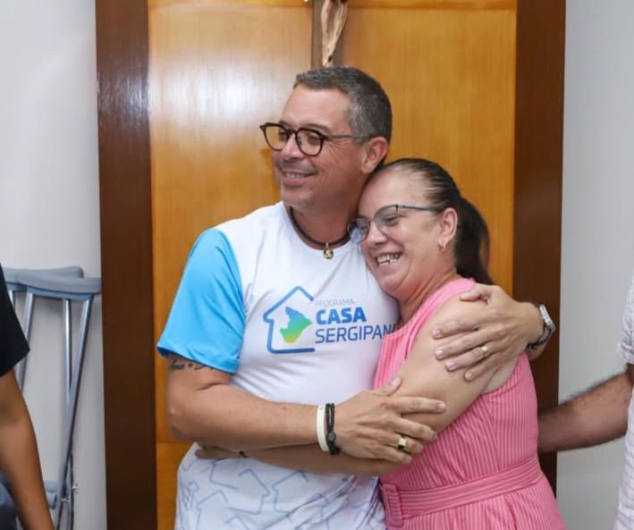 Aliada histórica de Valmir, Jeane da Farmácia fecha apoio ao governador Fábio Mitidieri