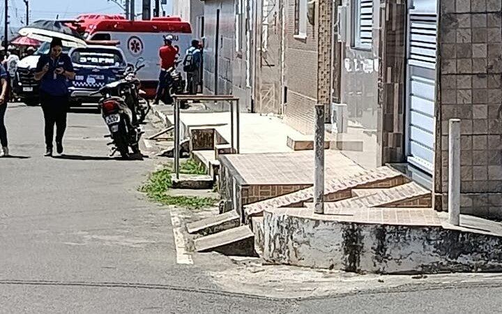 Mulher é morta a facadas pelo companheiro em Frei Paulo