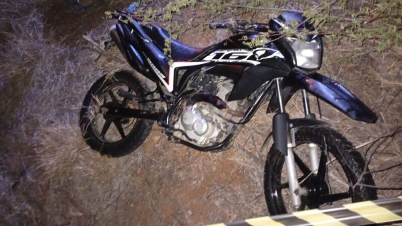 Mulher morre após perder controle da moto em Canindé de São Francisco