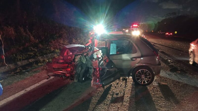 Colisão entre dois carros deixa um morto e dois feridos na BR-235 em Nossa Senhora do Socorro