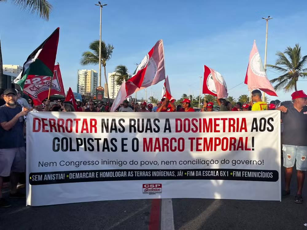 Protesto contra PL da Dosimetria e anistia a condenados pelo 8/1 é realizado em Aracaju