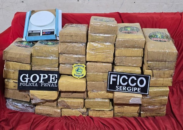 Operação contra tráfico interestadual prende quatro pessoas e apreende 50 quilos de maconha em SE