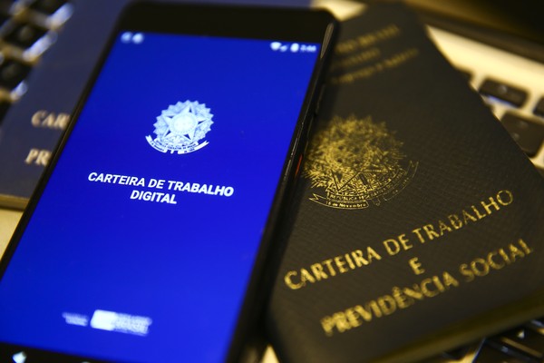 Pedreiro, auxiliar administrativo, analista de marketing e mais: confira mais de 700 vagas de emprego em Sergipe