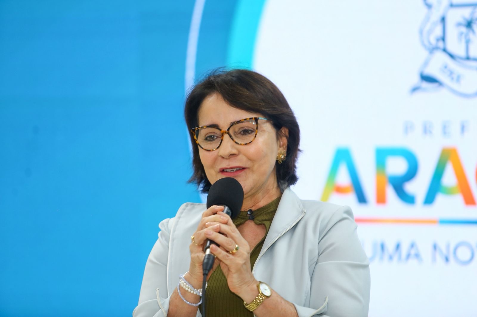 Emília tenta pegar carona em solução articulada por Fábio para impasse da Avenida Maranhão