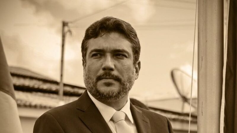 Populares se revoltam contra Ivan nas redes; cargos comissionados entram em defesa do prefeito