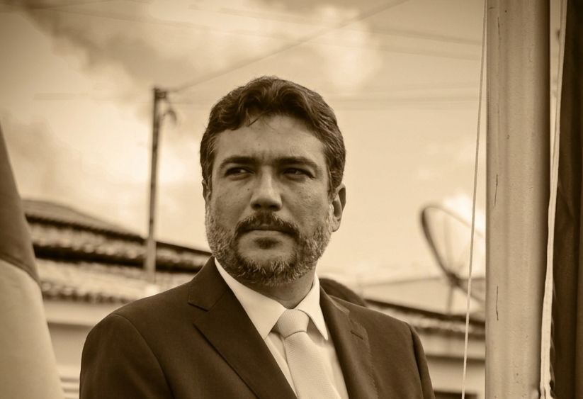 Populares se revoltam contra Ivan nas redes; cargos comissionados entram em defesa do prefeito