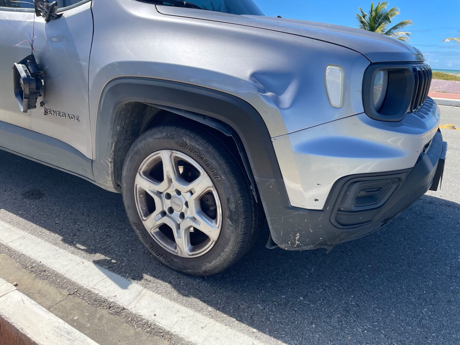 Ciclista fica ferido após ser atropelado por carro na SE-100 em Aracaju