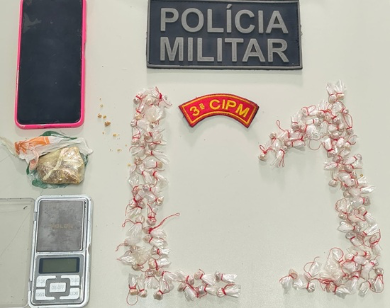 PM prende mulher com mais de 100 pedras de crack em operação em Maruim