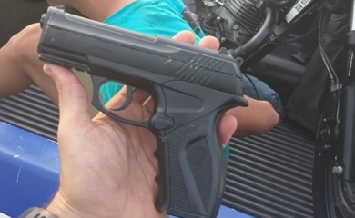 Adolescente é apreendido após roubo de motocicletas e celulares na Aruana