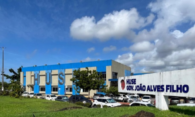 Duas vítimas do acidente com ambulância do Samu seguem internadas no Huse