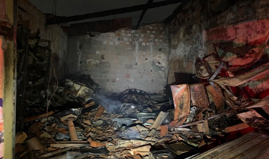 Bombeiros combatem incêndio em estabelecimento comercial em Aracaju