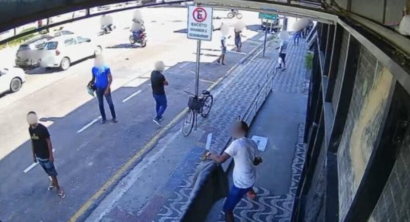 Briga com pedras e facão é registrada na entrada de hospital em Aracaju